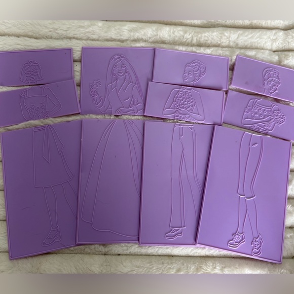 Barbie Fashion Design Set with Pink and Purple Plates 2001 Vintage (Pair). - Picture 5 of 5
